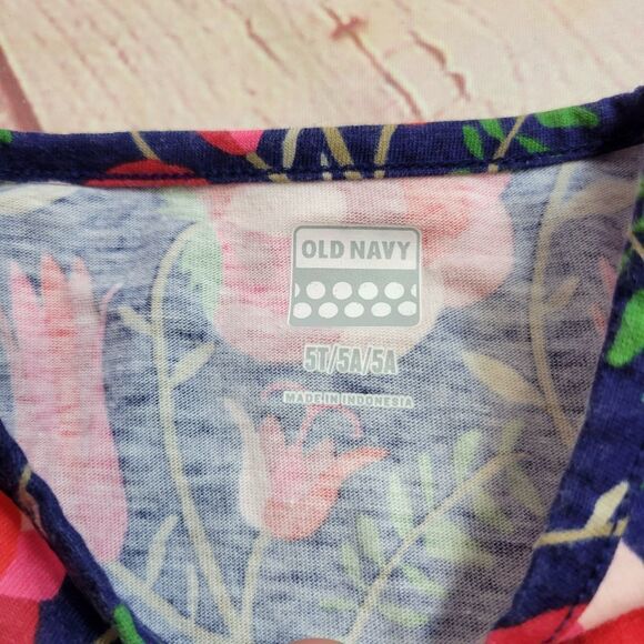 Old Navy floral blouse 5T - Picture 3 of 3